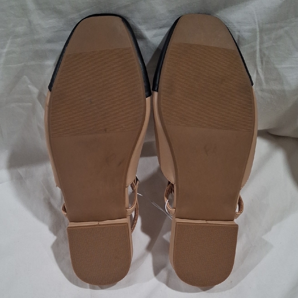 Torrid Women's Black and Cream Flats Size 9 - Picture 6 of 7